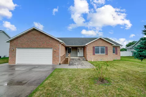 1307 Shoemaker Dr, Washington Court House, OH 43160