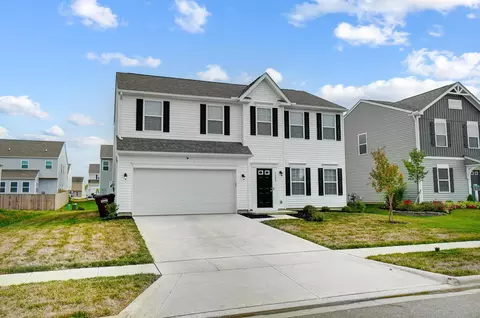5325 Karst Cir, Ashville, OH 43103