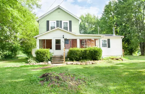 480 N Clayton St, Centerburg, OH 43011