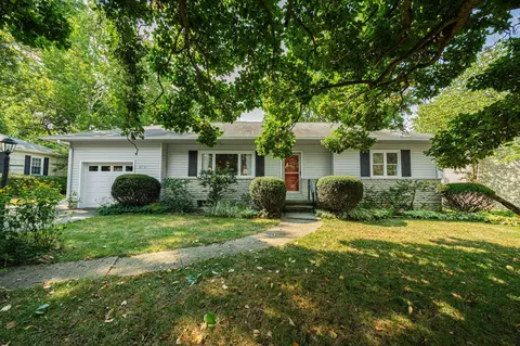 275 W South St, Worthington, OH 43085