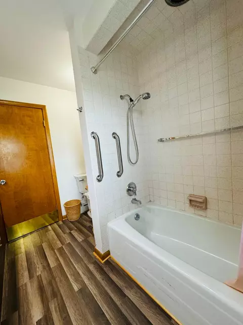 Bath - 5411 Willard West Rd, Willard, OH 44890 photo 2 of 3