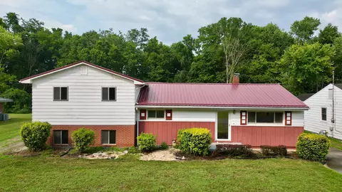 1056 Lake Dr, Chillicothe, OH 45601