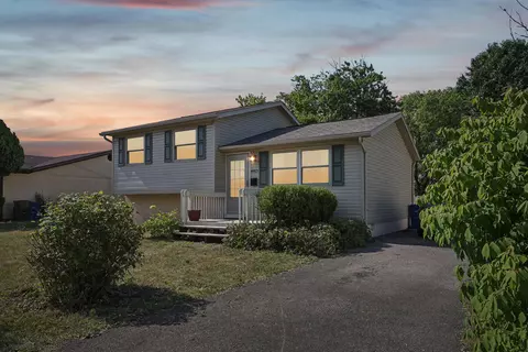 4913 Fox Ridge Ct, Columbus, OH 43228