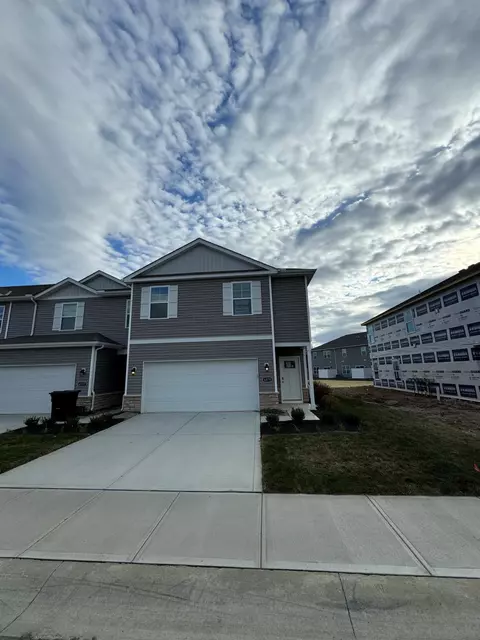 6379 N Marinelli Dr, Columbus, OH 43228