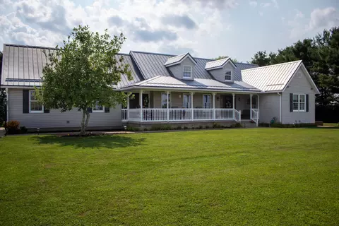 2691 E Hooppole Ridge Rd NE, Mcconnelsville, OH 43756