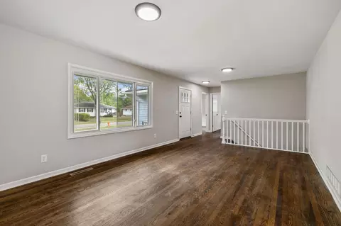 Living - 1237 Simpson Dr, Columbus, OH 43227 photo 1 of 2