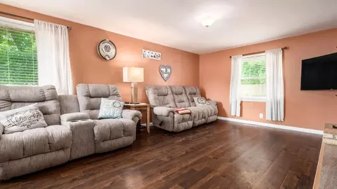 61 E Madison Dr NE, Newark, OH 43055 photo 3