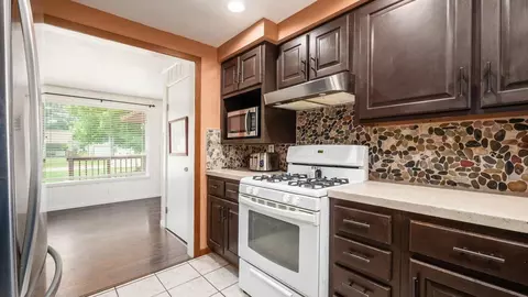 61 E Madison Dr NE, Newark, OH 43055 photo 9