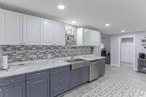 Kitchen - 364 Walnut St, Circleville, OH 43113 photo 5 of 6