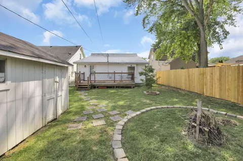 Exterior - 364 Walnut St, Circleville, OH 43113 photo 6 of 9
