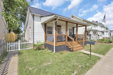 Exterior - 364 Walnut St, Circleville, OH 43113 photo 2 of 9