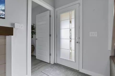 Entry Way - 364 Walnut St, Circleville, OH 43113 photo 1 of 1