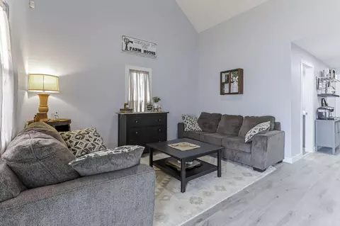 Living - 364 Walnut St, Circleville, OH 43113 photo 3 of 3