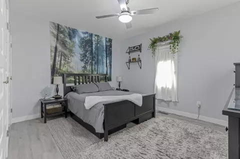 Bedroom - 364 Walnut St, Circleville, OH 43113 photo 2 of 3
