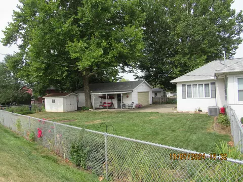 107 Parkview Ave, Circleville, OH 43113 photo 3