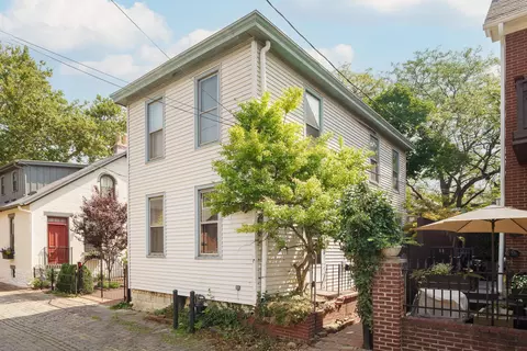 202 E Beck St, Columbus, OH 43206