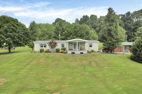 10366 Blacksnake Rd, Saint Louisville, OH 43071