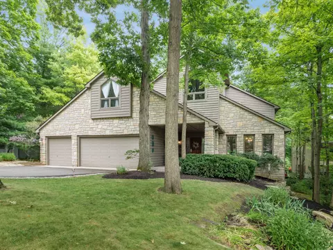7851 Maple Grove Dr, Lewis Center, OH 43035