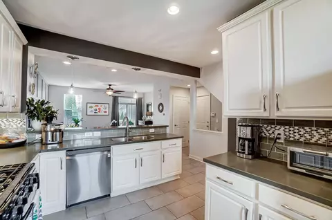 Kitchen - 4618 Profile Ln, Hilliard, OH 43026 photo 1 of 7