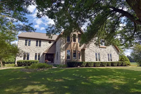 3008 Amity Rd, Hilliard, OH 43026