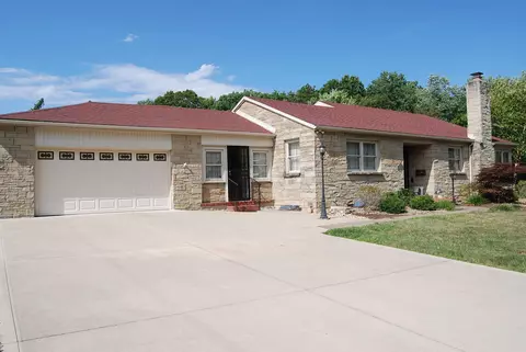 315 Parkway Dr, Zanesville, OH 43701