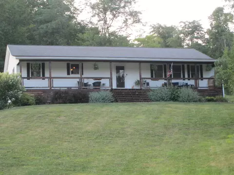 365 Camp Ln, New Concord, OH 43762