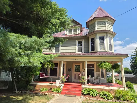 731 N Columbus St, Galion, OH 44833