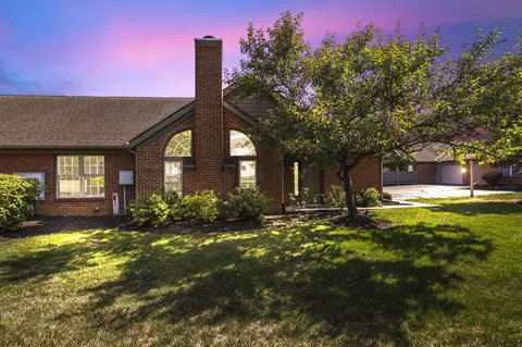 2406 Huntmaster Ln, Grove City, OH 43123