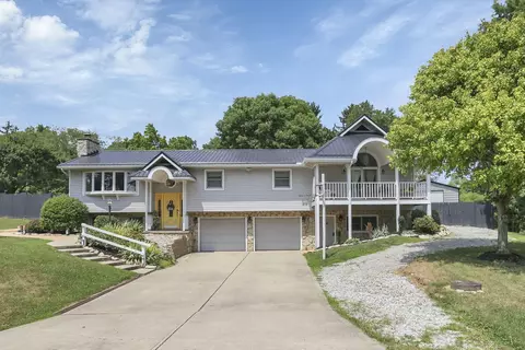 3313 Meadowbrook Dr NE, Lancaster, OH 43130