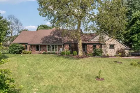 48 Rue Saint Charles Dr, Urbana, OH 43078