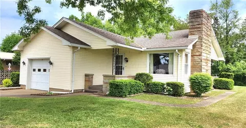 614 Halbar Dr, Cambridge, OH 43725