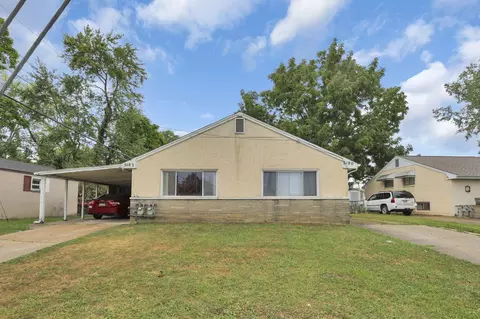 5180-5182 Beacon Hill Rd, Columbus, OH 43228