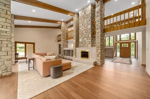 2800 Squires Rdg, Columbus, OH 43220