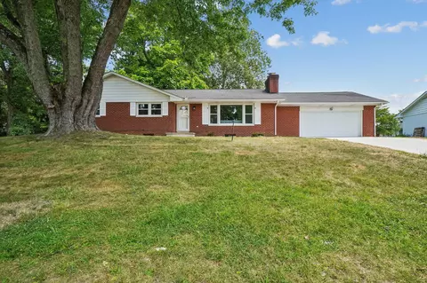 1672 Pleasantview Dr, Lancaster, OH 43130