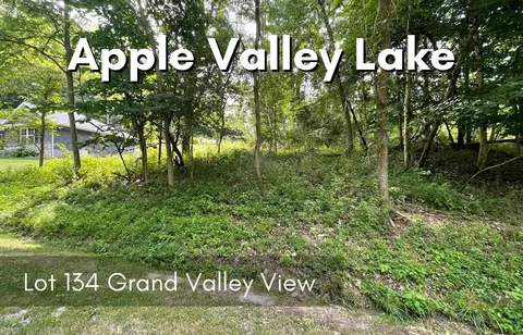 724 Grand View Dr, Howard, OH 43028