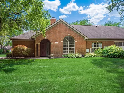 5824 Locbury Ln #R, Dublin, OH 43016