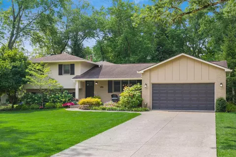 2491 Darwin Dr, Columbus, OH 43235