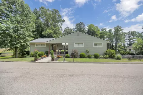 34 Pine Grove Dr, Nelsonville, OH 45764