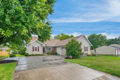 932 Hill Rd N, Pickerington, OH 43147