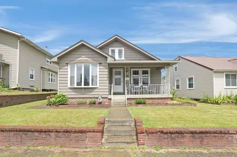 302 W Angle Ave, Logan, OH 43138