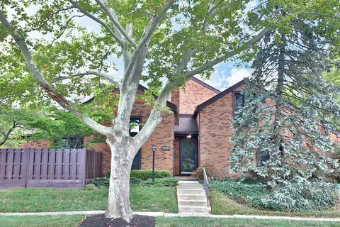 2080 Mackenzie Dr #12, Columbus, OH 43220