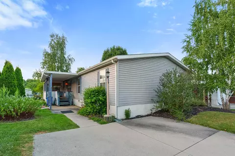 24 Birch Row Dr, Delaware, OH 43015
