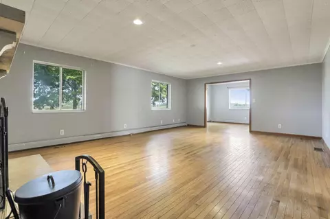 Living - 7708 State Route 56 E, Circleville, OH 43113 photo 4 of 9