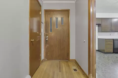 Entry Way - 7708 State Route 56 E, Circleville, OH 43113 photo 1 of 6