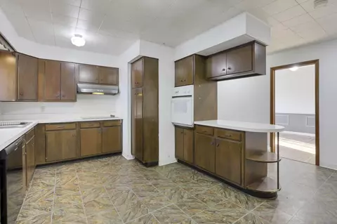 Kitchen - 7708 State Route 56 E, Circleville, OH 43113 photo 2 of 6