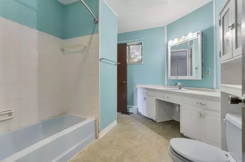 Bath - 7708 State Route 56 E, Circleville, OH 43113 photo 7 of 8