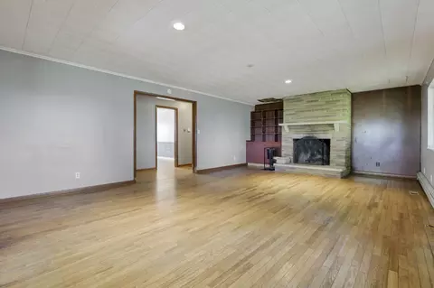 Living - 7708 State Route 56 E, Circleville, OH 43113 photo 5 of 9