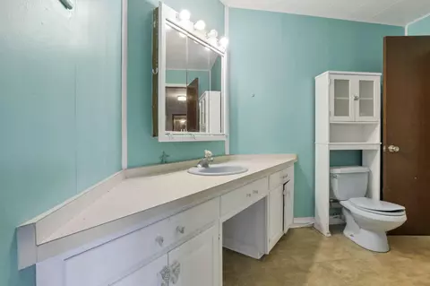 Bath - 7708 State Route 56 E, Circleville, OH 43113 photo 6 of 8