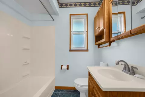 Bath - 1302 E Fair Ave, Lancaster, OH 43130 photo 1 of 3