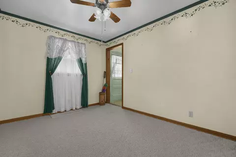 Bedroom - 1302 E Fair Ave, Lancaster, OH 43130 photo 2 of 6